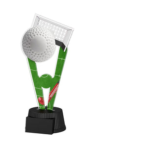 Acrylpokal mit schwarzem Sockel und Golfmotiv mit Golfball und Torwand-/Netzmotiv.