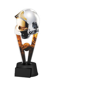 Acrylpokal mit schwarzem Sockel und Motivteil mit American-Football-Helm vor flammenartiger Grafik.