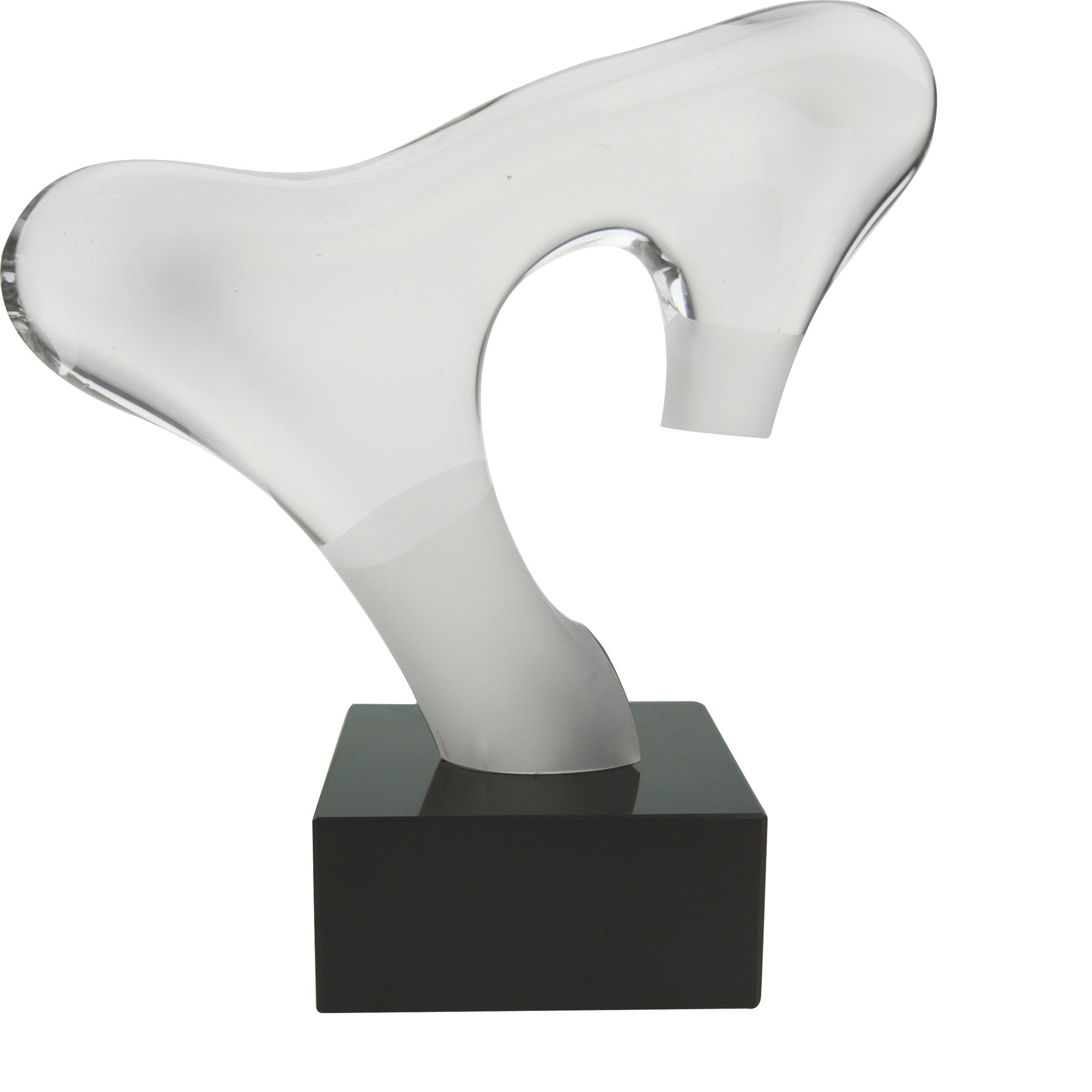 Handgefertigte, massive Glasskulptur aus klarem Glas mit markanter, organischer Form, geeignet für exklusive Ehrungen mit Anspruch auf Design.

Spok wirkt kraftvoll und zugleich weich. Die massive Glasform entfaltet eine starke Präsenz und erinnert an ein