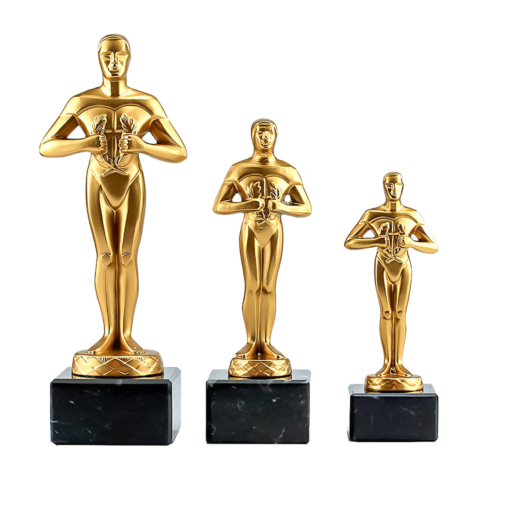Die Classic Achievement Matt Edition ist eine schwere Metall-Figur auf Marmorsockel, goldfarben matt lackiert. Diese edle Trophäe verkörpert höchste Wertigkeit und ist ideal für besondere Ehrungen und exklusive Auszeichnungen.