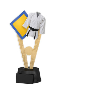 Acrylpokal mit schwarzem Sockel und Karate-Motiv mit Anzug und Schriftzeichen.