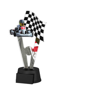 Acrylpokal mit schwarzem Sockel und Kart-/Motorsport-Motiv mit Zielflagge.