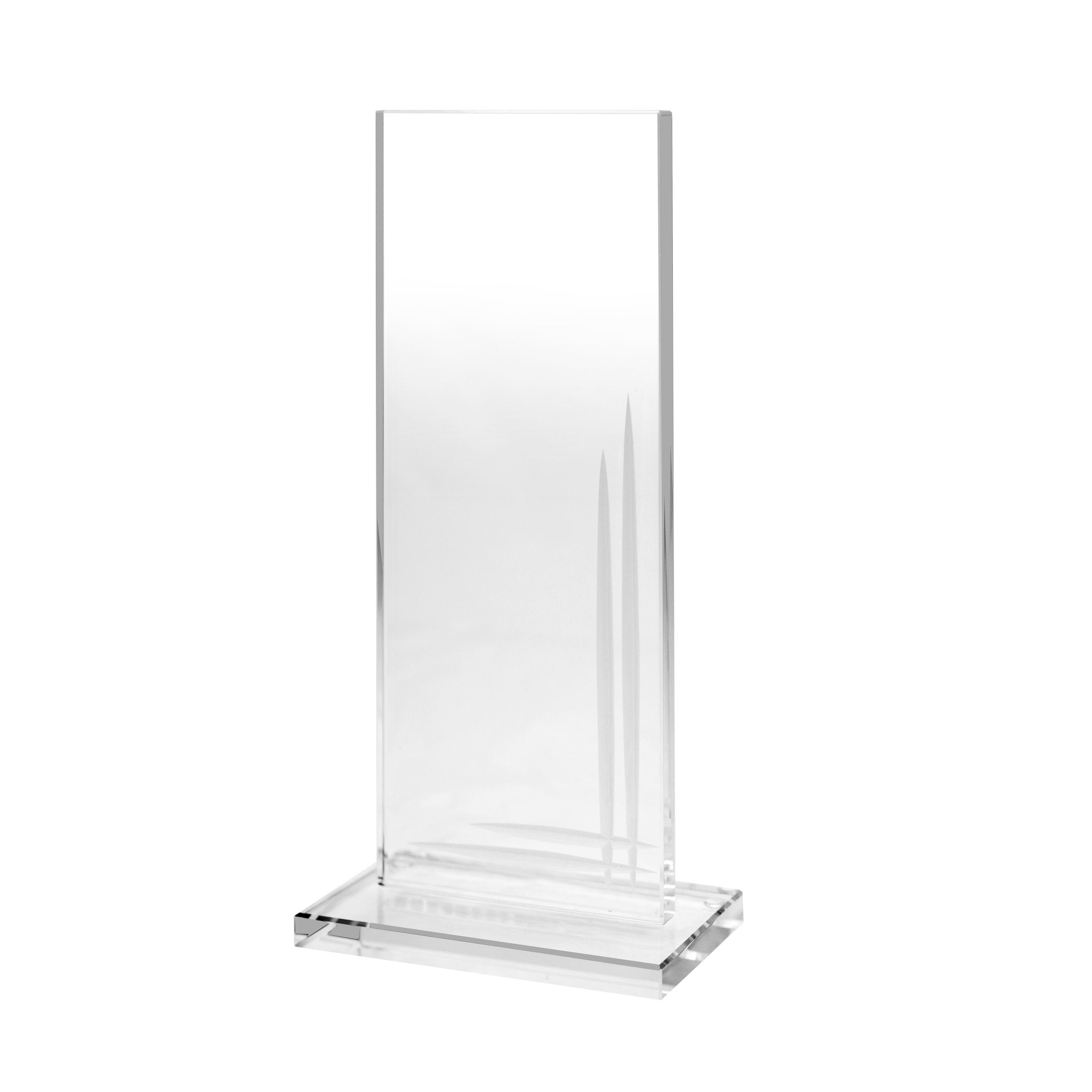 Handveredelte Glastrophäe aus klarem Optiwhite-Glas mit tiefem Keilschliff, geeignet für hochwertige und formelle Auszeichnungen.

Cambridge wirkt ruhig, klar und aufrecht. Die glatte Glasfläche wird durch den tiefen Keilschliff veredelt, der dem Präsenz