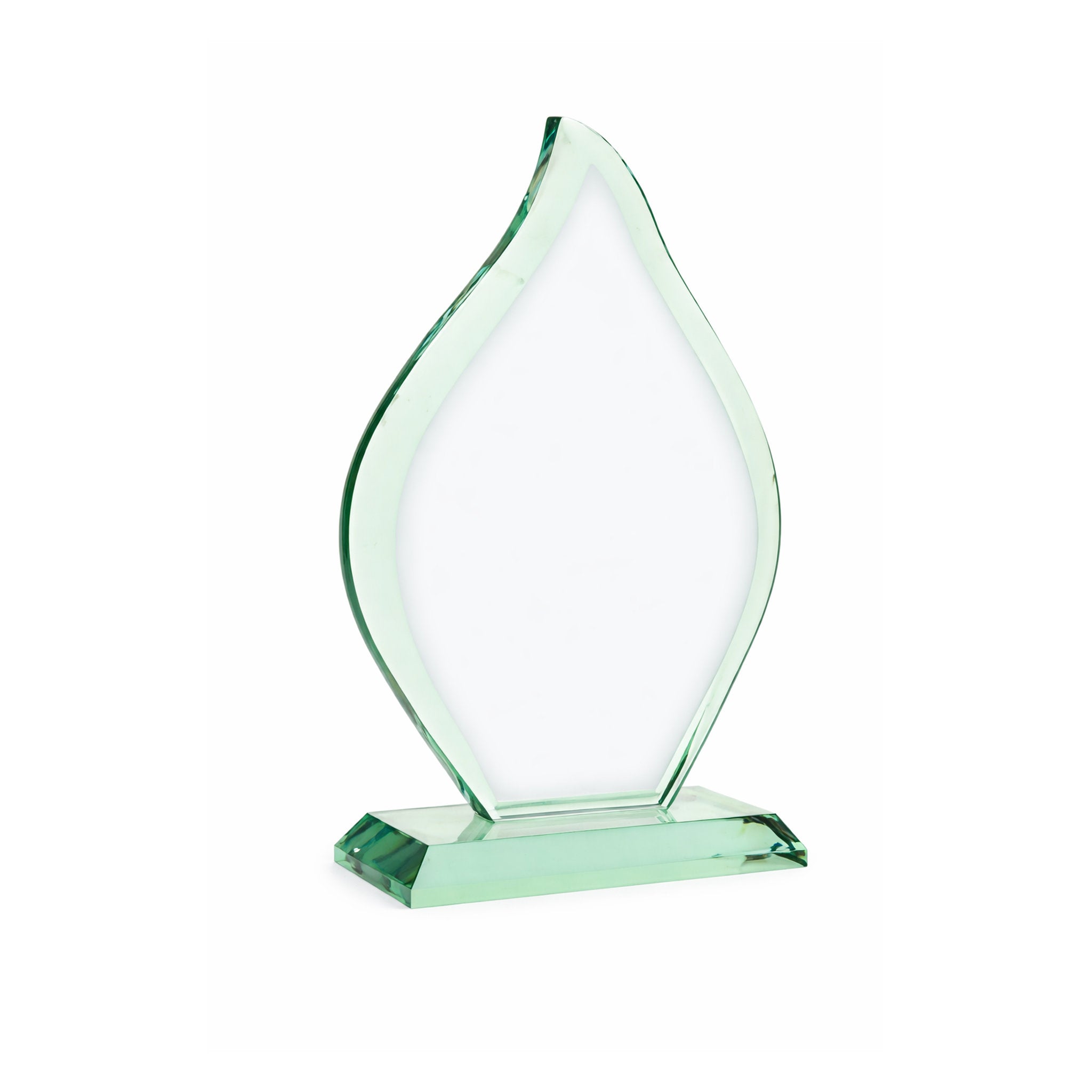 Geschwungene Glastrophäe im Farbton "Glas-Aqua-Grün" mit breitem Schliff und 19 mm Glasstärke auf Glassockel, handgefertigt und geeignet für Bestleistungen.