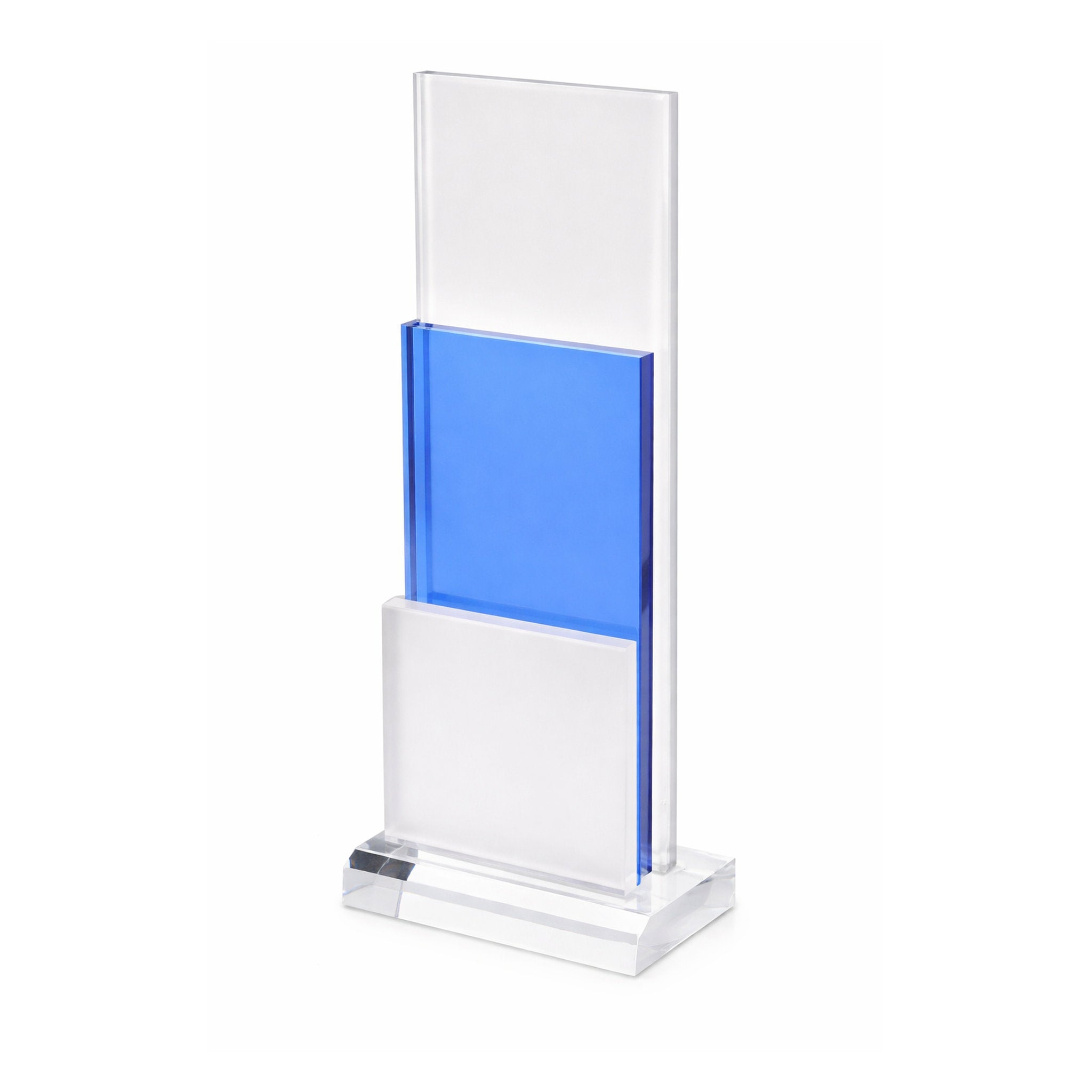 Moderne Acrylglas-Trophäenserie mit 3D-Effekt durch eine abgestufte Optik, welche durch drei unterschiedlich bearbeitete Materialien und blauen Farbton gekonnt kontrastiert und in Szene gesetzt werden.

Der Award steht für modernen und zeitlosen Fortschri