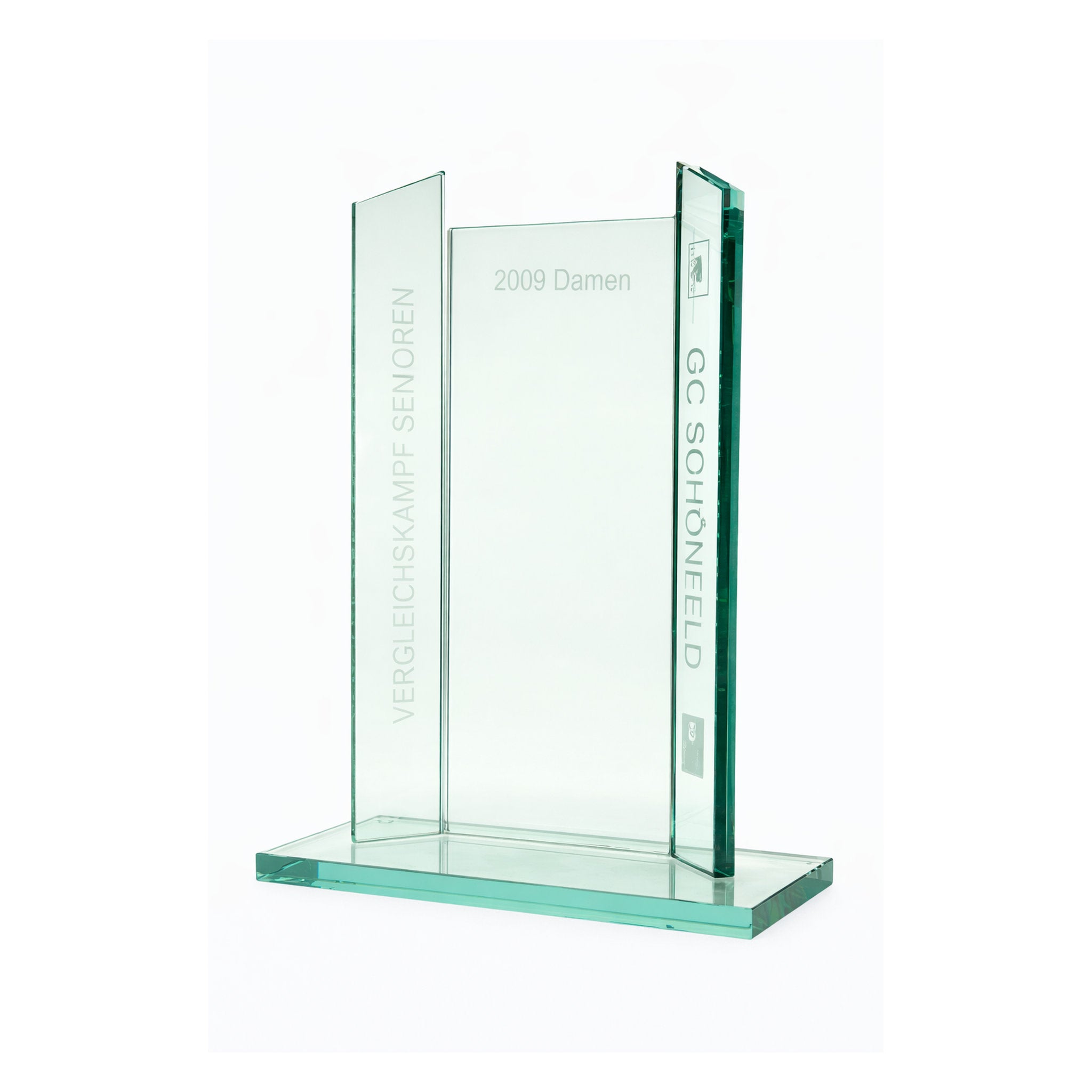 Designstarke Glastrophäe in aqua-grüner Glasfarbe mit dreiteiliger Glasstruktur und 12 mm Glasstärke, handgefertigt und geeignet für besondere Ehrungen. 3 Gravurflächen!