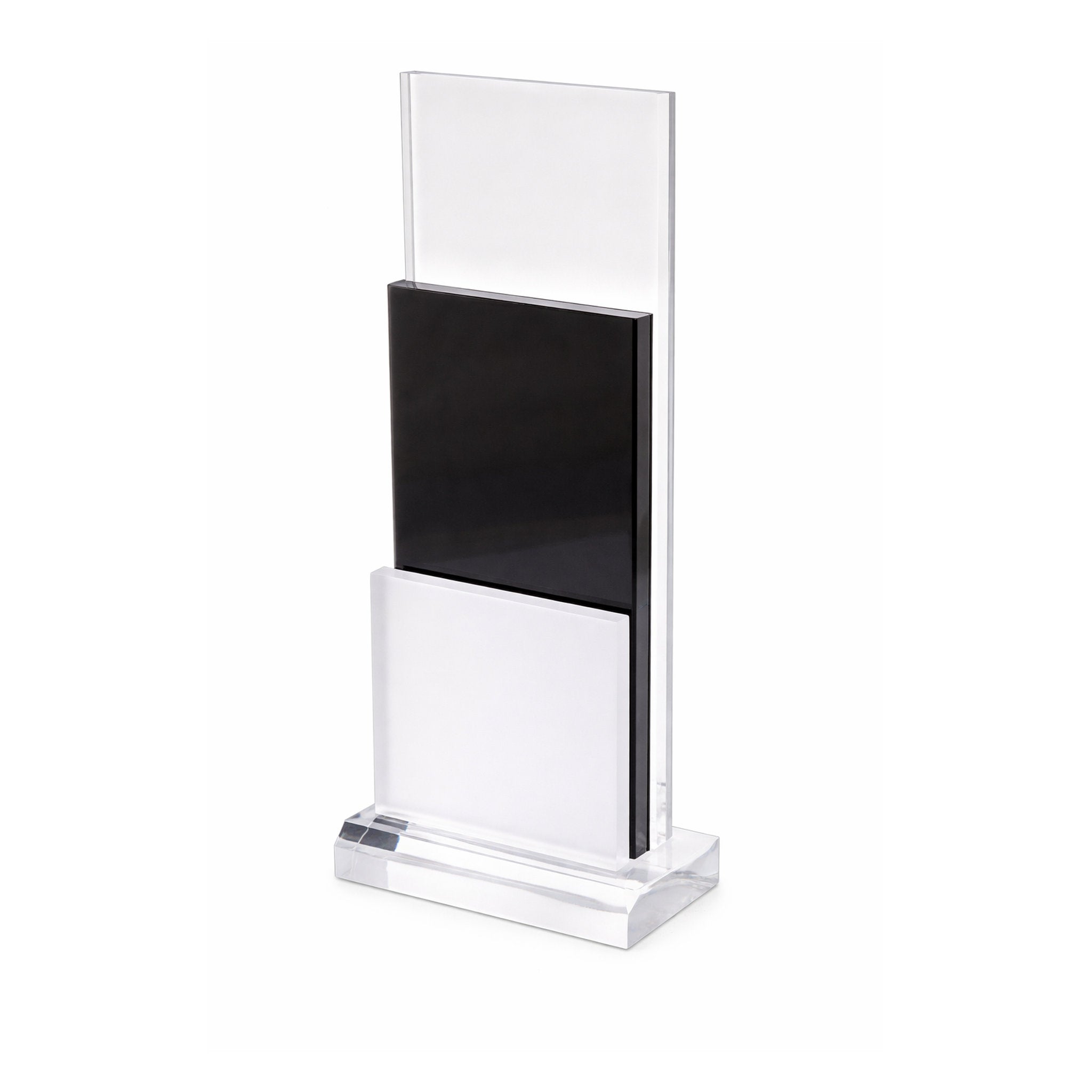 Moderne Acrylglas-Trophäenserie mit 3D-Effekt durch eine abgestufte Optik, welche durch drei unterschiedlich bearbeitete Materialien und schwarzen Farbton gekonnt kontrastiert und in Szene gesetzt werden.

Der Award steht für modernen und zeitlosen Fortsc