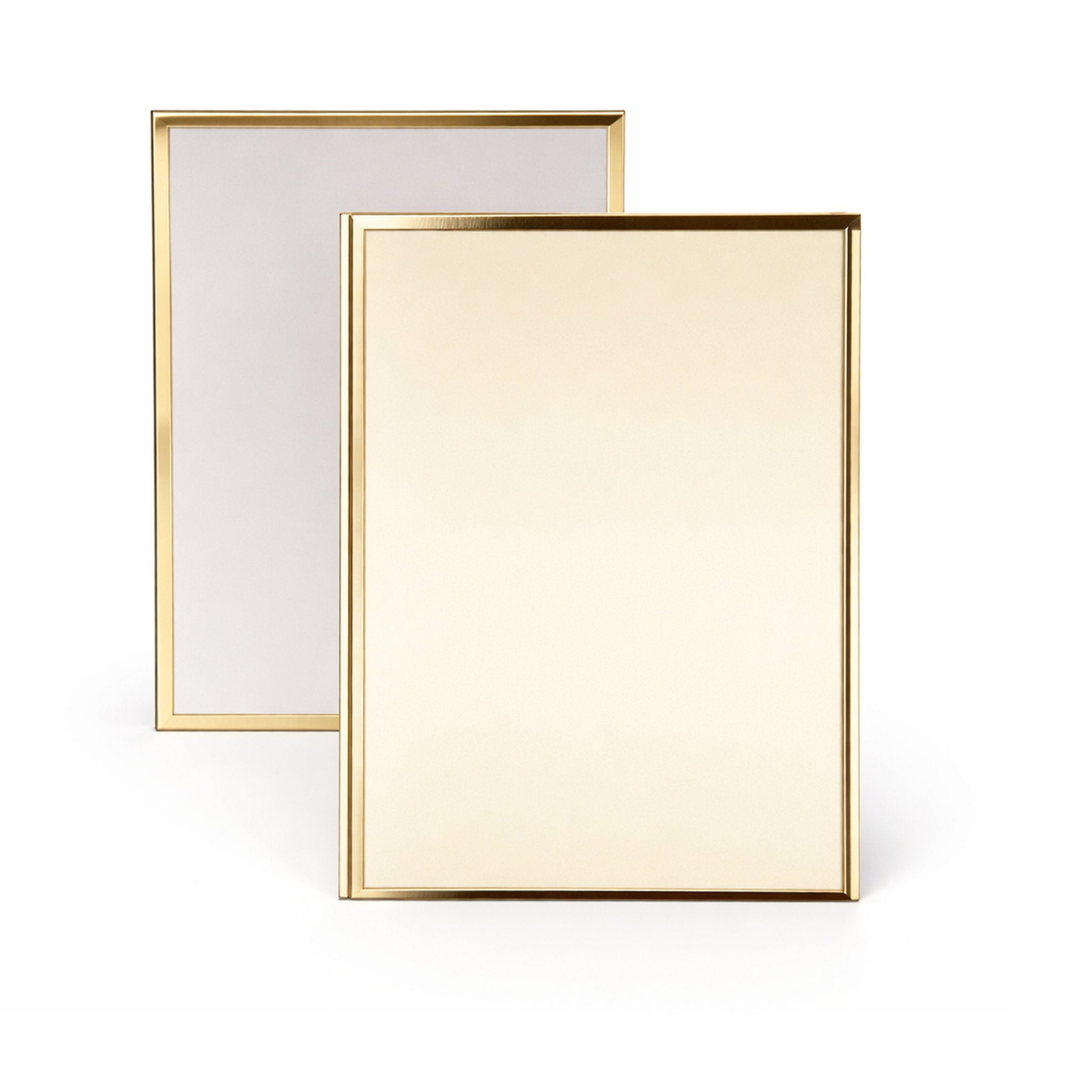 Die Ehrung 134 ist eine Messingtafel mit satinierter Oberfläche, die durch ihre schlichte und elegante Optik überzeugt. Ideal geeignet als Auszeichnung für Jubiläen, besondere Leistungen oder offizielle Ehrungen in Sport, Kultur oder Wirtschaft.