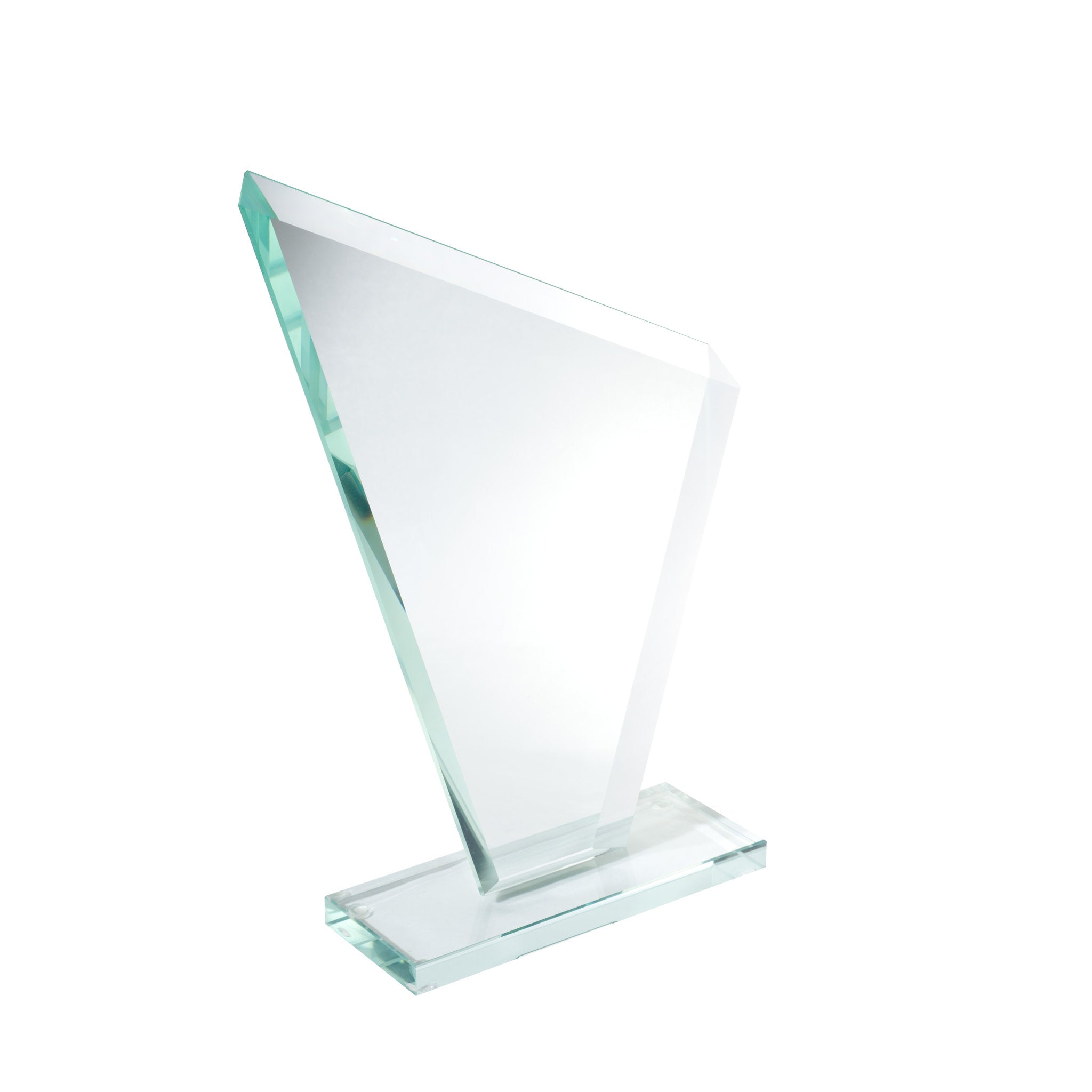Asymmetrische Glastrophäe in aqua-grüner Glasfarbe mit 12 mm Glasstärke auf Glassockel, handgefertigt und geeignet für sportliche, kreative und festliche Auszeichnungen.