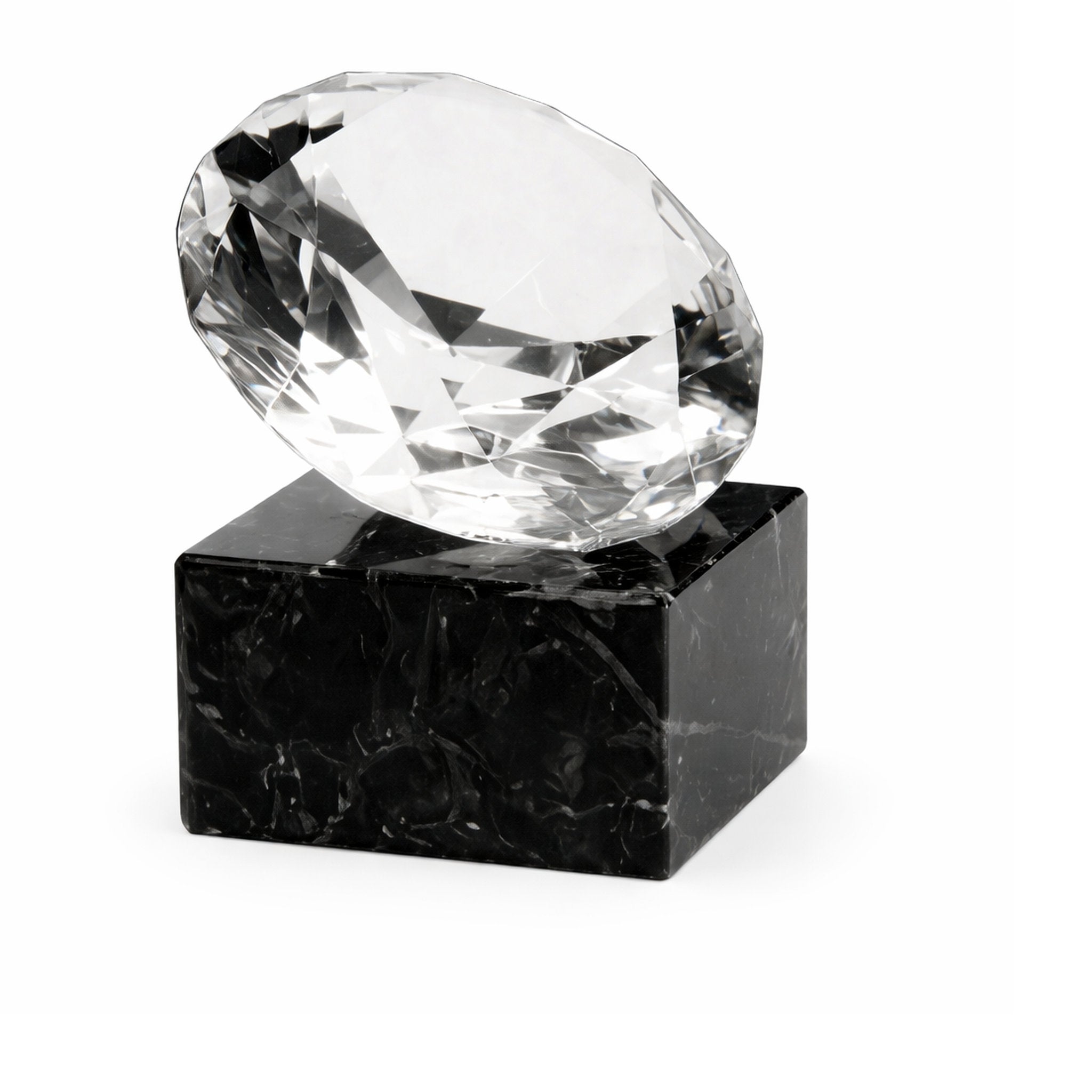 Kristallglas-Diamant auf massivem Marmorsockel – eine edle Auszeichnung mit starker Präsenz.