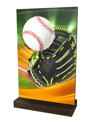 Colorful Wood Baseball-Trophäe mit weißem Baseball,
schwarzem Baseballhandschuh, Stadionhintergrund in
Grün-, Gelb- und Grautönen sowie hochwertigem
dunkelbraunem Holzsockel. Ideal für Baseballturniere
und Ehrungen.