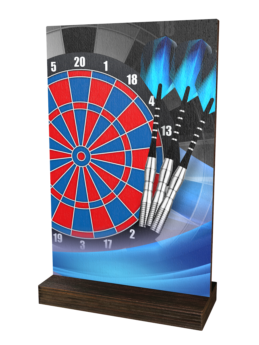 Colorful Wood Darts-Trophäe mit rot-blauer Dartscheibe,
vier silbernen Dartpfeilen, dynamischem blau-grauem
Hintergrund und dunkelbraunem Holzsockel.
Ideal für Dartturniere und Ehrungen.